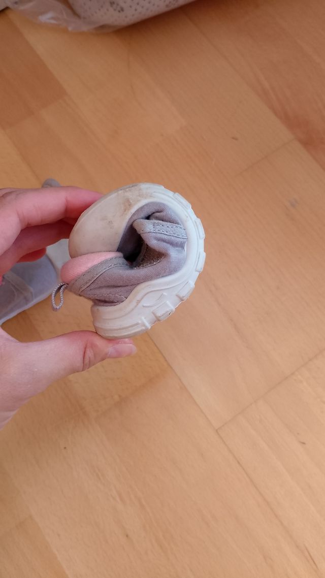 Zapatillas bebé gris talla 19 - Velcro respetuosas