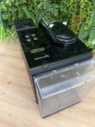 Cafetera Nespresso De’Longhi Lattissima EN520B