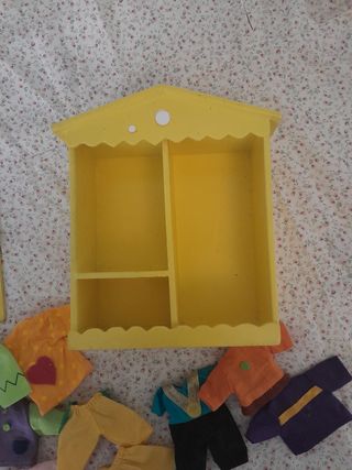 Armario ropita muñecas