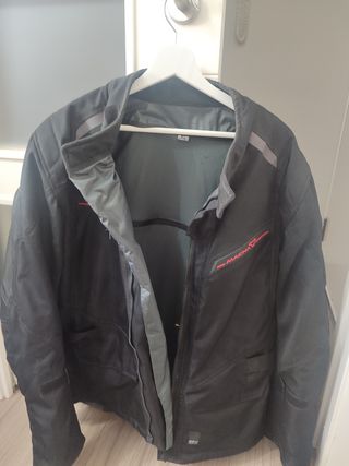 Chaqueta moto Macna XL negra con detalles rojos