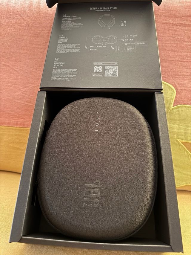 Auriculares jbl tour one m2