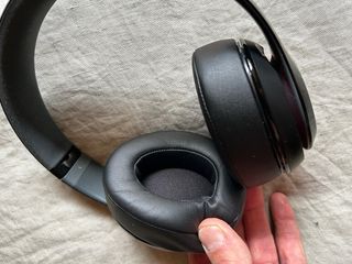 Apple Beats by Dr. Dre Studio 2.0 Over Ear