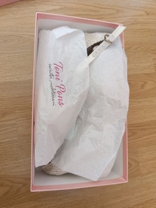 Alpargatas de cuña de novia beige