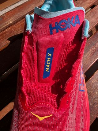 Hoka Mach X rojas - número 44