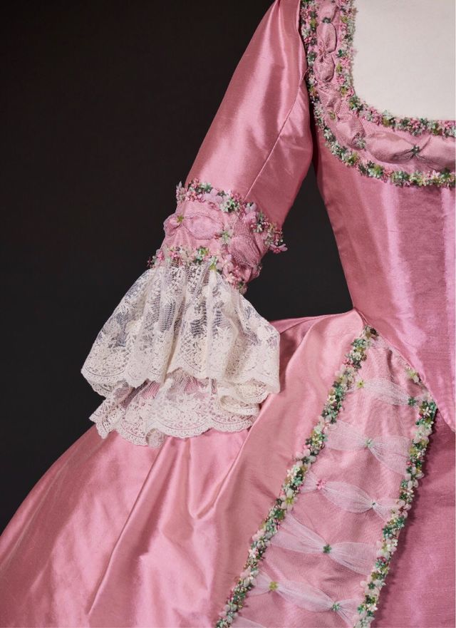 Vestido rosa estilo francés