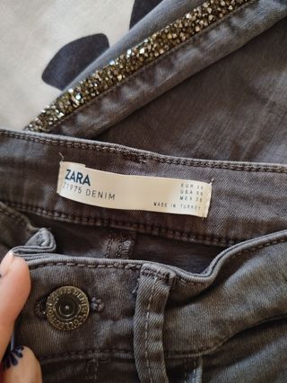 Jeans Zara grises con brillos