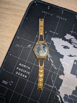 Reloj Guess dorado mujer