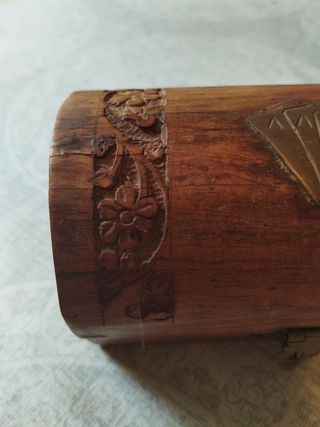 Pequeño baúl guardacartas