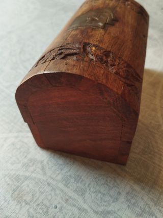 Pequeño baúl guardacartas