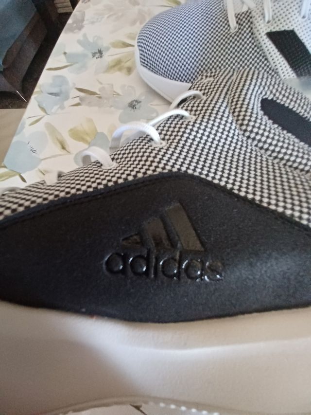 Adidas Zapatillas Baloncesto Blancas y Negras