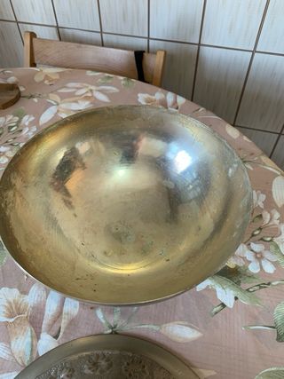 Sopera vintage metal repujada