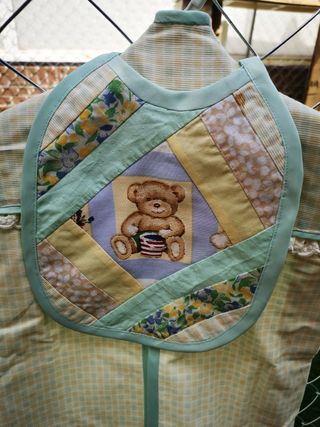 Organizador pañales + babero artesanal