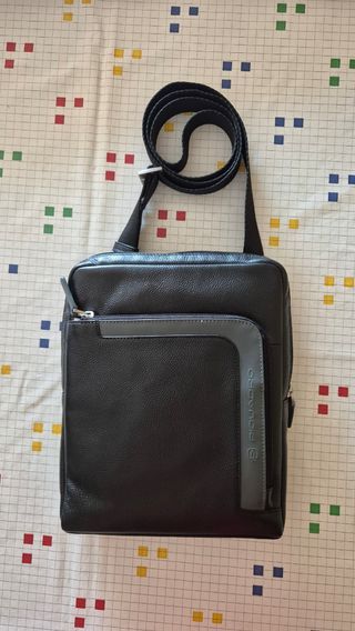 Bolso Piquadro bandolera negro