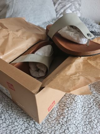 Sandalias FitFlop beige hombre