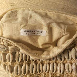 Bolso Green Coast conchas beige.