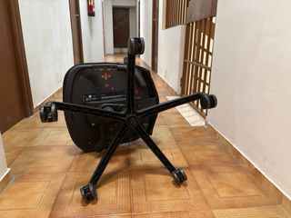 Silla oficina giratoria negra