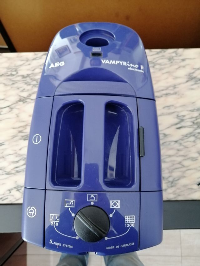 Aspiradora AEG Vampyrino E