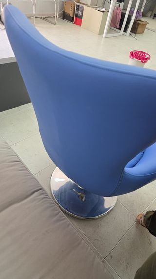 Sillón huevo azul - piel sintética