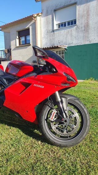 Ducati 1198. Piezas originales.
