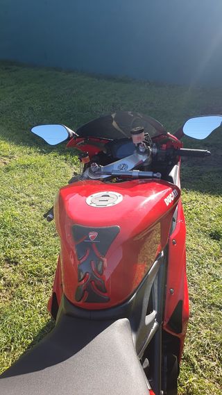Ducati 1198. Piezas originales.