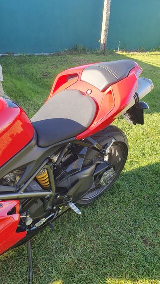 Ducati 1198. Piezas originales.