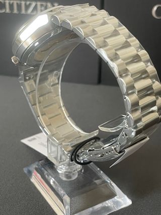 Reloj Citizen Tsuyosa NJ0150-81Z “Vibrant Yellow”