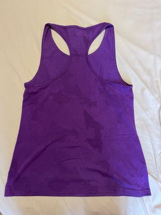 Camiseta Asics Motion Dry morada talla M