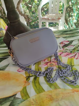 Bolso Guess pequeño