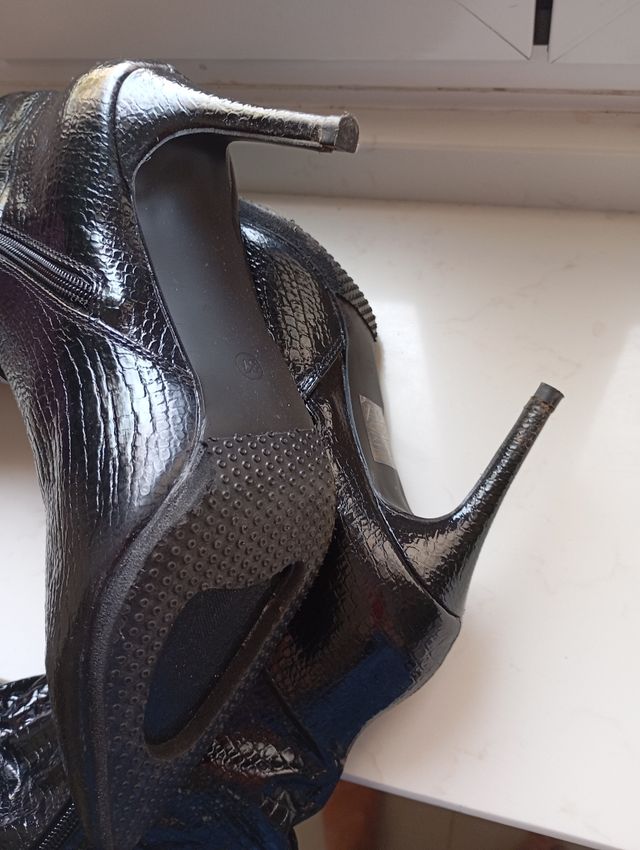 Botas negras tacón aguja