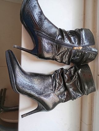 Botas negras tacón aguja