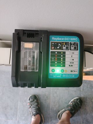Cargador Ryobi DC18RC 14.4V-18V