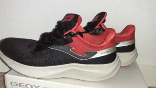 Zapatillas  rojas y negras