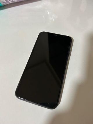 iPhone 11 negro 64GB - funda incluida
