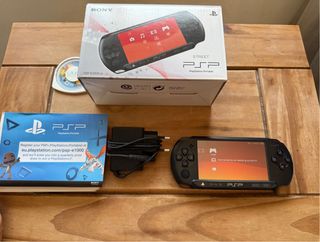PSP Street (PlayStation Portable) negra