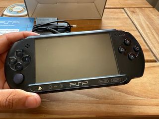 PSP Street (PlayStation Portable) negra