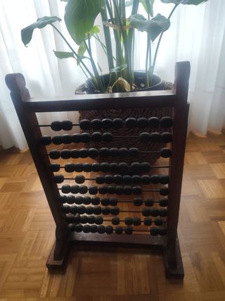 Ábaco antiguo de madera