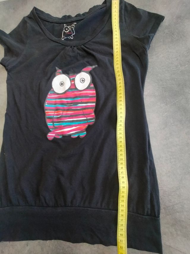 Top nero con gufo multicolor