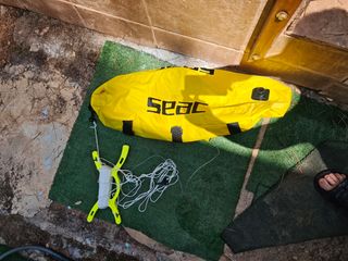 Bolsa estanca Seac + carrete pesca submarina