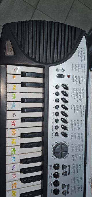 Teclado Musical Juguettos: 100 tonos, 150 ritmos