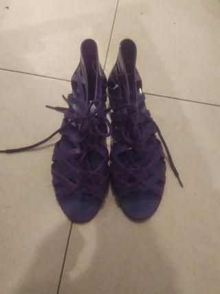 Sandalias romanas purpura