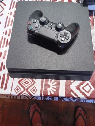 PS4 Slim (PlayStation 4) negra