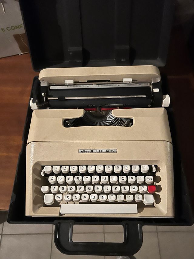 Olivetti Lettera 35 Vintage macchina da scrivere