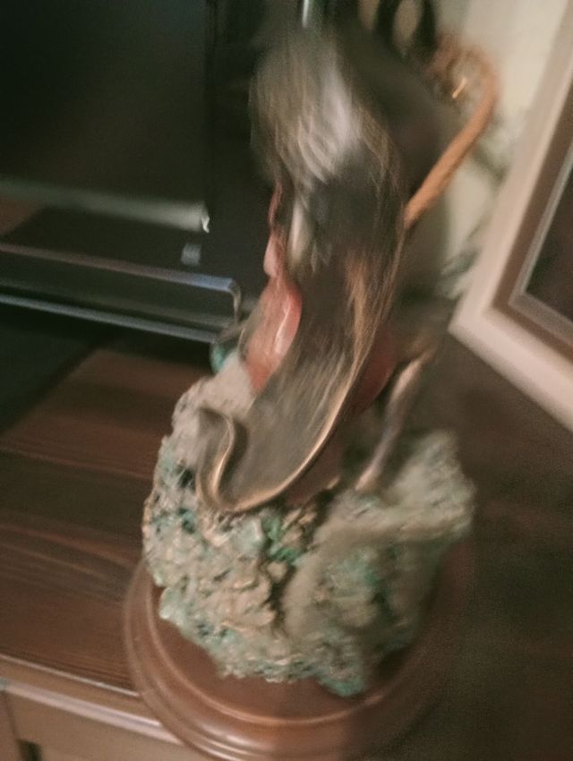 Figura bronce mujer - Escultura