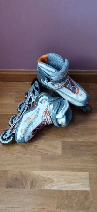 2 pares patines línea, 2 bolsas, 8 repuestos 76mm