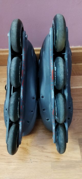 2 pares patines línea, 2 bolsas, 8 repuestos 76mm