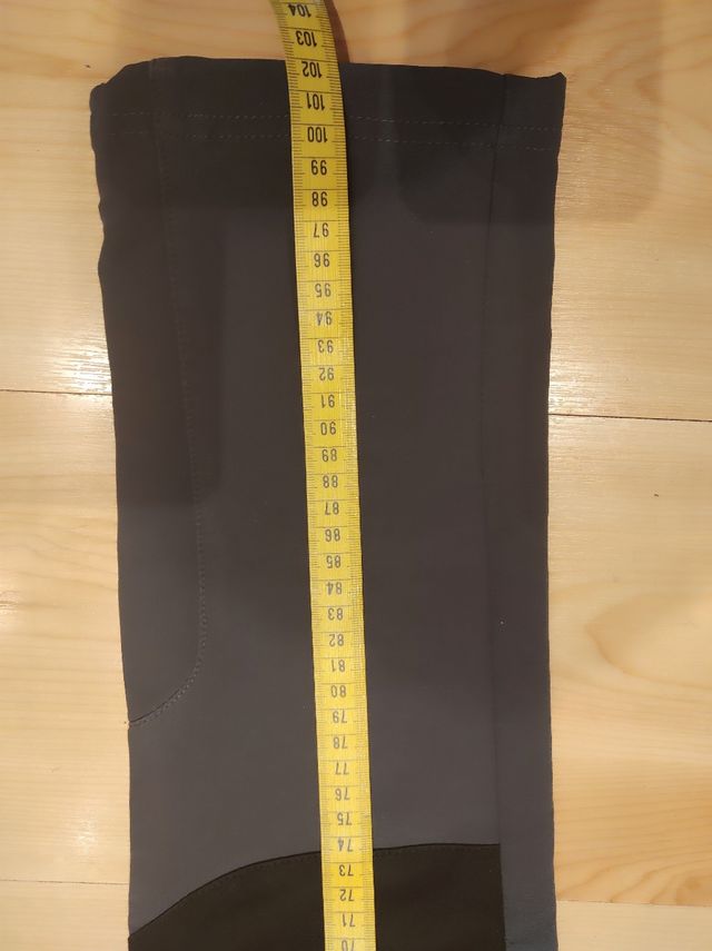 Pantalones Neak Peak Grises