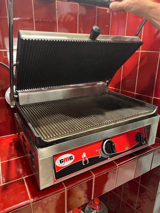 Plancha eléctrica GMC