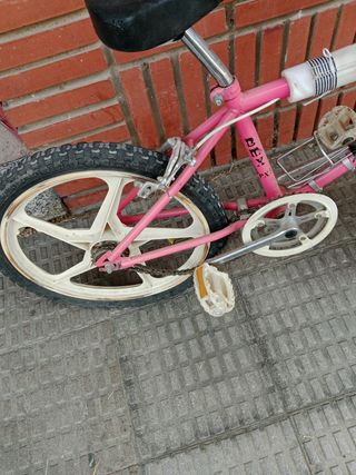Bicicleta BMX antigua de 20 pulgadas 