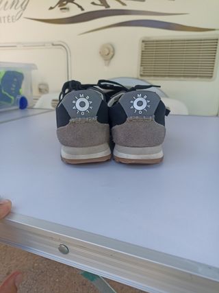 Zapatillas Bimba y Lola - Negras