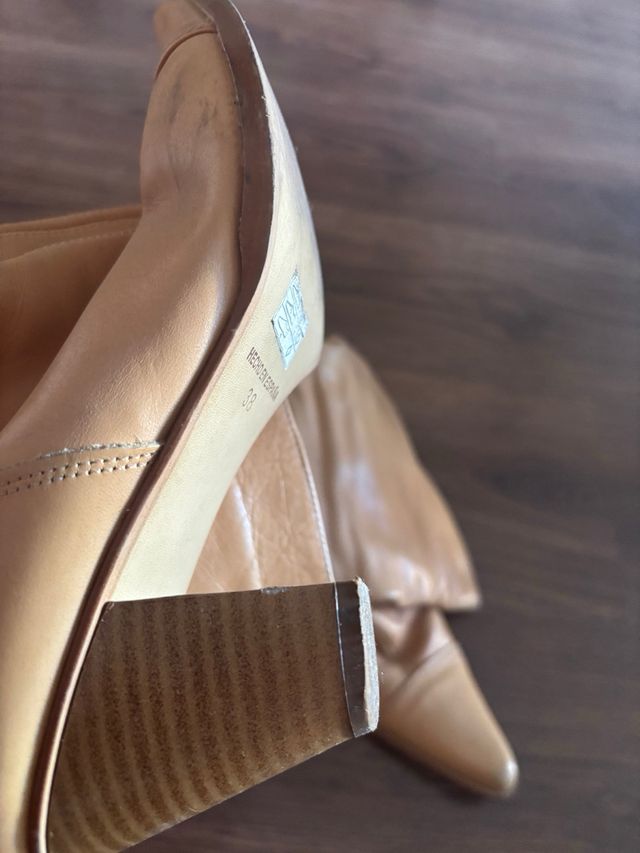 Botas beige tacón alto